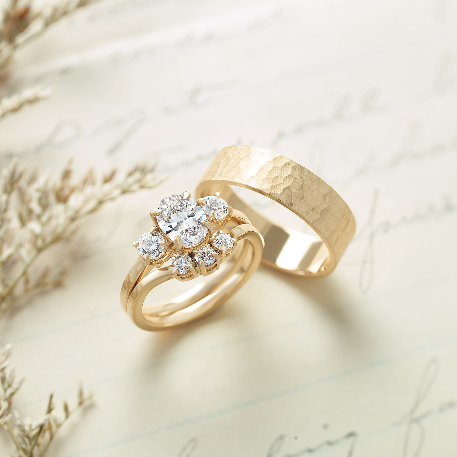 Yellow gold wedding set